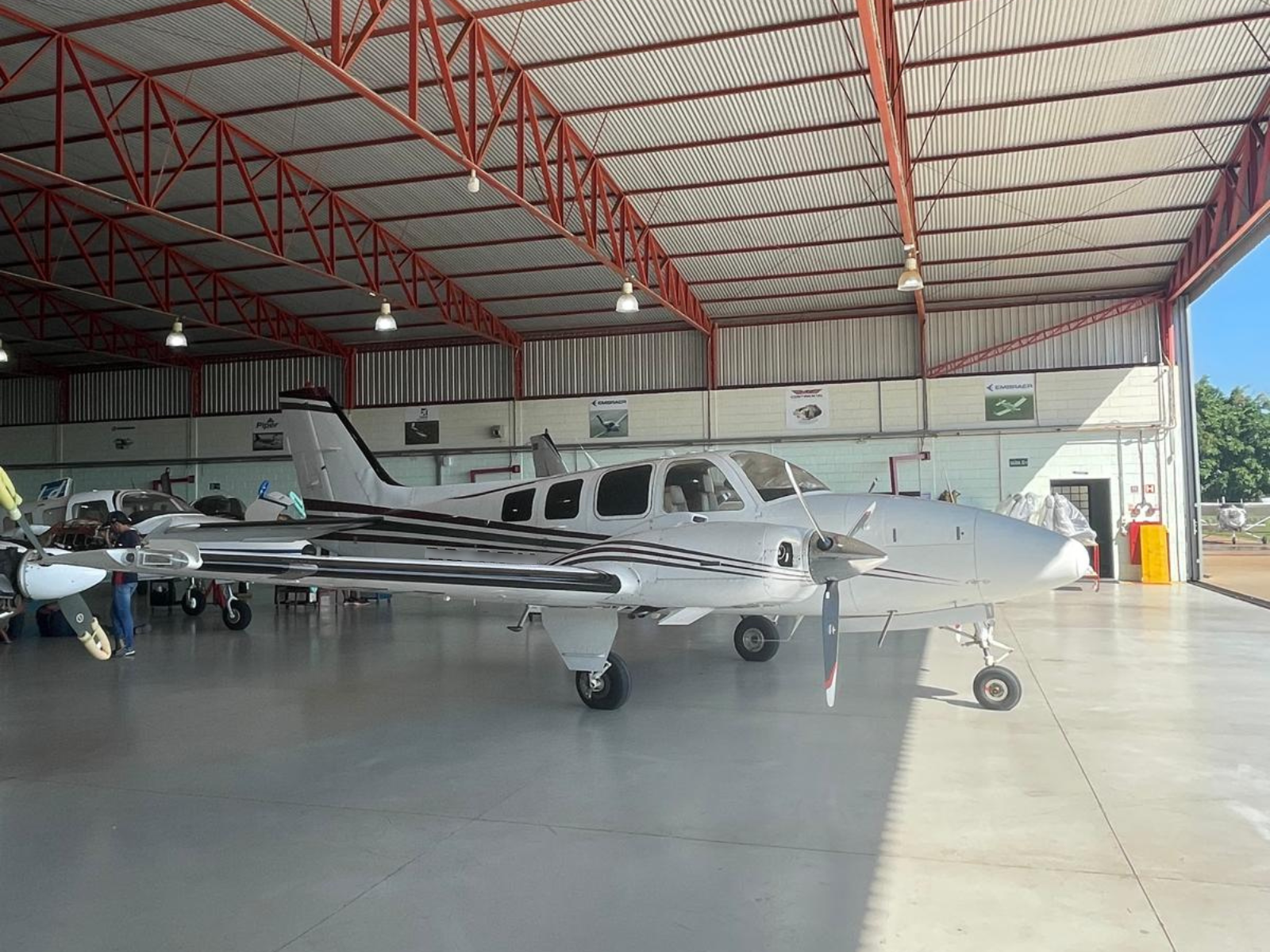 BARON B58 - 1
